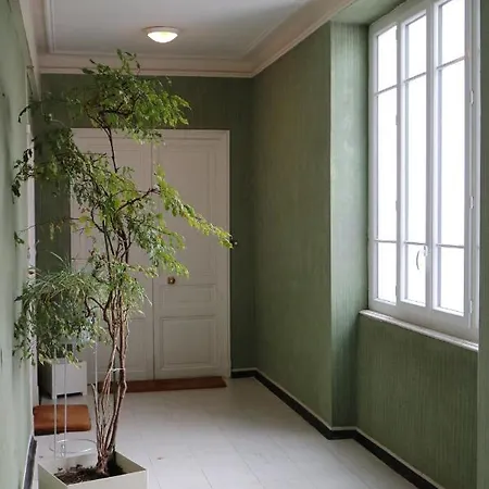 Go Night Palace Apartment *