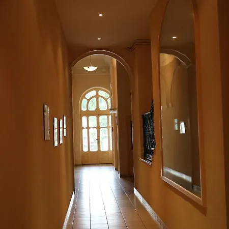 Go Night Palace Apartment